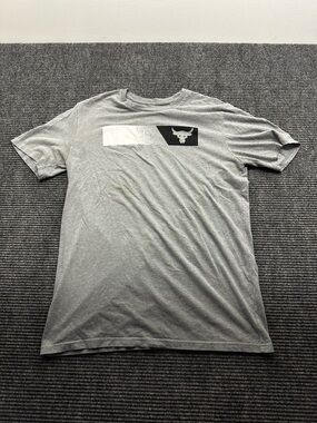 Men’s Gray Under Armour Project Rock Brahma Bull Short Sleeve T Shirt Size Med